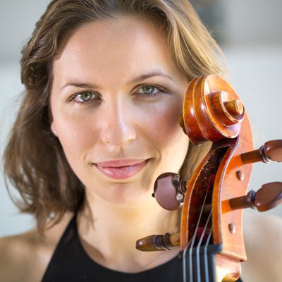 Jeanne Dorche, professeur de violoncelle et de viole de gambe au stage de musique Accordissimo