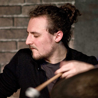 Baptiste Thiébault, professeur de batterie au stage de musique Accordissimo